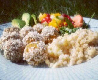 Pumpa- & kikärtsfalafel med kokosmjölkkokt bulgur