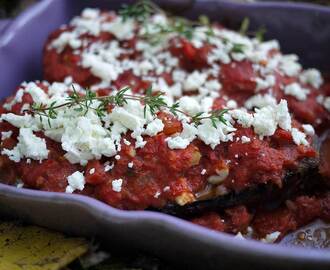 Ugnsbakad aubergine med fetaost och oregano