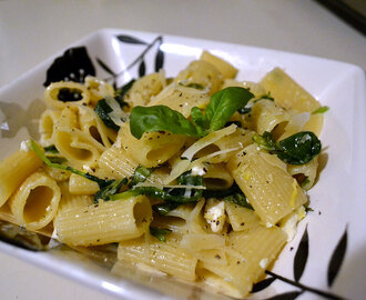 Meatless Monday: Citronpasta med grönkål och fetaost