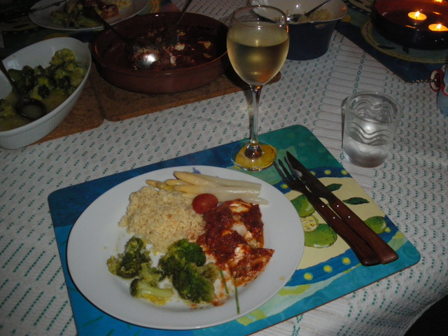 Grekisk fiskgratäng med ugnsrostad broccoli och ris