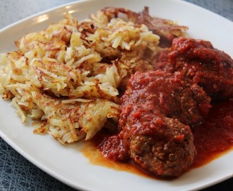 Färsbiffar i tomatsås med potatiskaka, enkel lösning i frånvaro av matlagarlusta