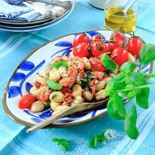 Gnocchi med tomater och sardeller