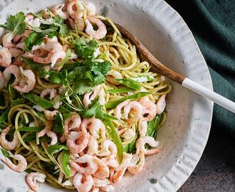 Pasta med räkor och thaipesto