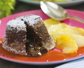 Chokladfondant med äpple och havtornssås