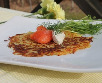 Råraka med gravad lax och pepparrotsvisp