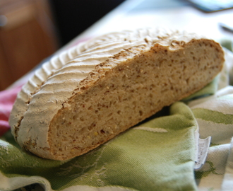 Mustigt surdegsbröd – naturligt glutenfritt, vetefritt, mjölkfritt