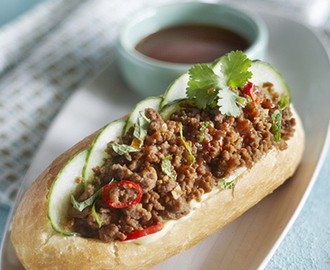 Vietnamesiska brödbullar med vegetarisk färs