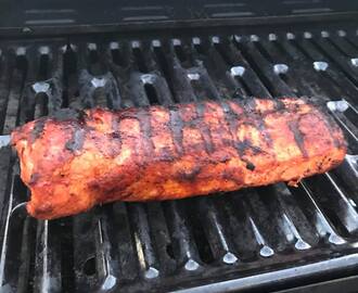 Årets första grillning, med hembakade korvbröd