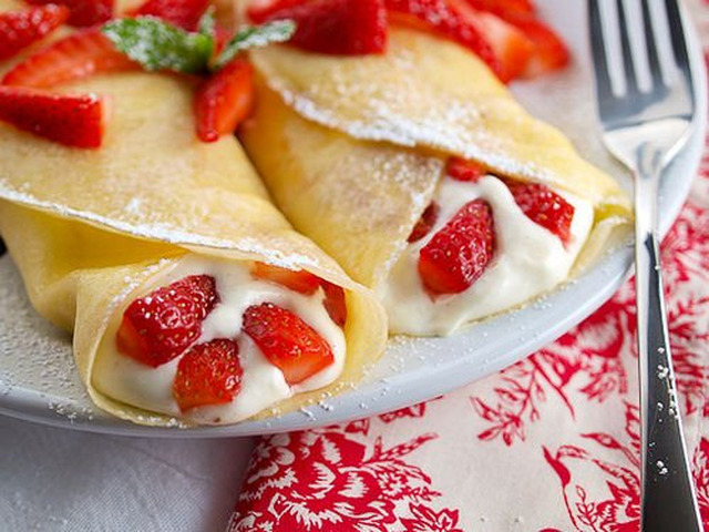 Cream and Strawberry Crepes       Guilt Free Protein Rich Dessert Recipe