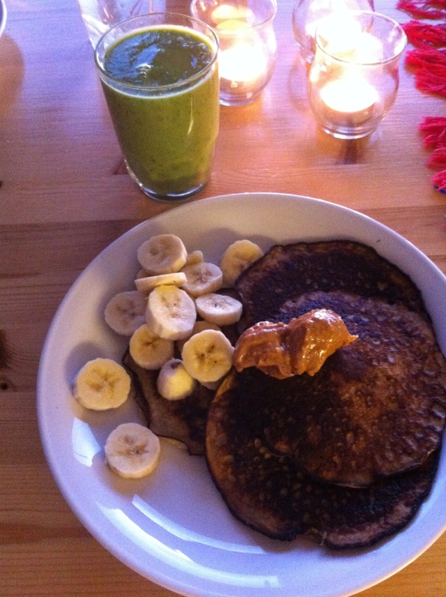 Fjällmat - bananpannkakor och jordnötssmör