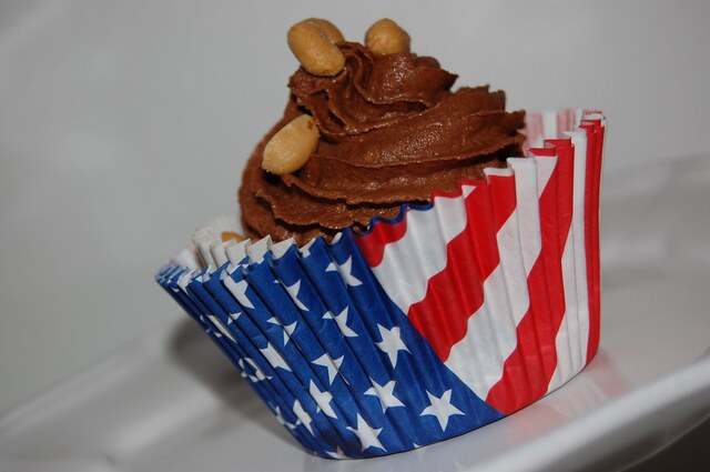 Mega American Cupcake