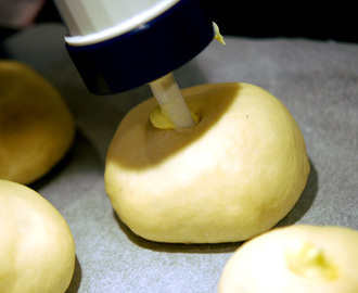 Sockerbullar med vaniljfyllning