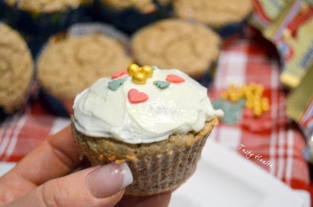 Pepparkaksprotein muffins med cream cheese frosting