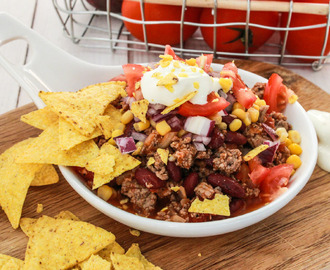 Chili con carne, tomatsalsatopping, nachos 