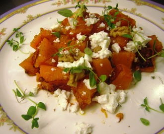 ugnsrostad butternut squash med valnötter och feta