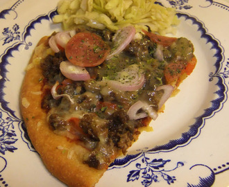 Provocerande gott med nyttigt rött kött och naturligt mättat fett en mellandag: Fat Head Pizza och Fat Bombs