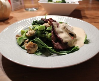 Rostbiff med smörstekt broccoli och brunsås