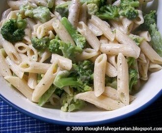 Pastasås med broccoli och ost