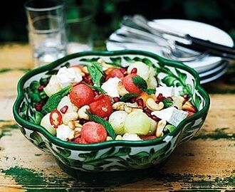 Feta- och melonsallad med granatäpple och lime