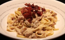 Pasta kantarellsås bacon