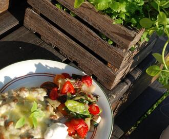 Varma mackor med champinjonstuvning och ädelost