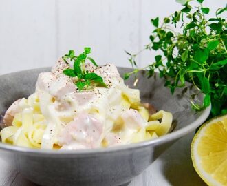 Krämig citron- och laxpasta – lyxig middag på bara 10 min!