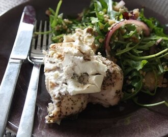 Ugnsbakad kyckling med chevré och salvia