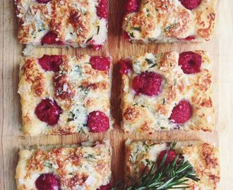 Focaccia med hallon, parmesan och rosmarin