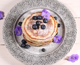 Amerikanska pannkakor med vaniljyoghurt