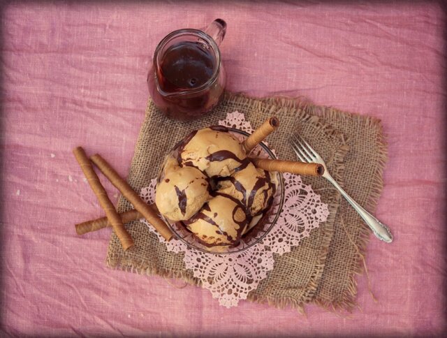 Dulce de Leche glass med Chokladsås