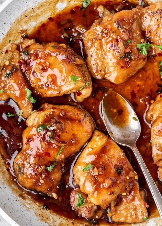 Honey Garlic Chicken Thighs | Gimme Delicious in 2021 | Honey garlic chicken thighs, Boneless chicken thigh recipes, Garlic chicken thighs recipe