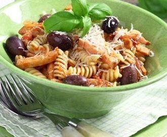 Pasta med kassler- och tomatsås