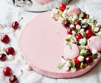 Pink cheesecake