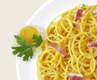 Spaghetti alla carbonara (Spaghetti med ägg, vitlök och fläsk)