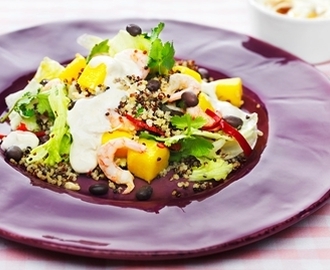 Sallad quinoa tricolore med mango och räkor