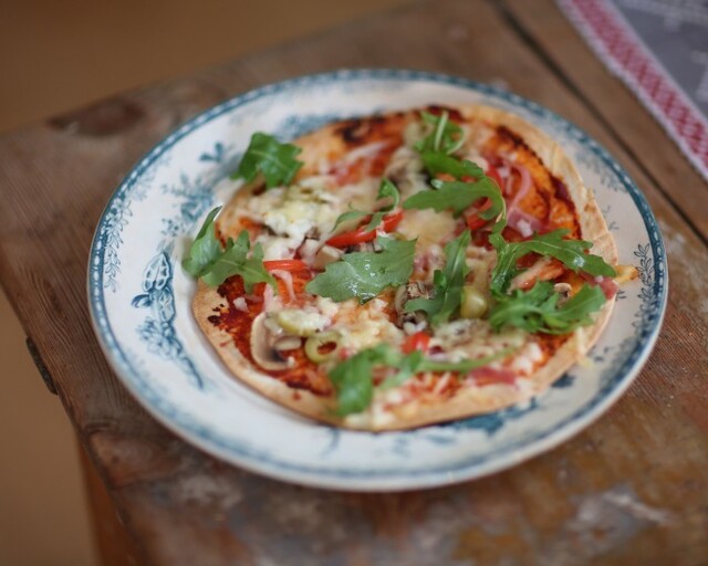 Pizza på tortillia – rekordsnabbt middagstips