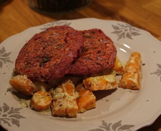 Vegetarisk version av Biff á la Lindström med stuvade morötter!