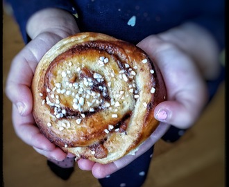 Bullar med äpple och kanel