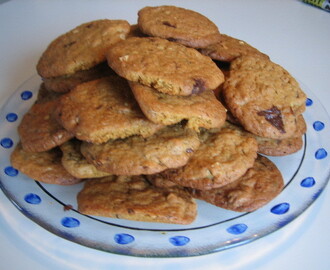 Chocolate chip cookies med cocos och pekannötter