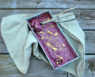 Blueberry Cheesecake Ice Cream