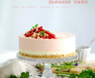 Rhubarb and Custard Mousse Cake with Grenadine Roasted Rhubarbs (Vanilj- och Rabarbermoussetårta med Grenadine Rostade Rabarber)