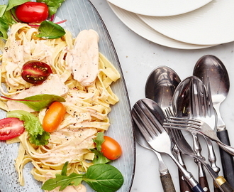 Glutenfri tagliatelle med kyckling och krämig sås