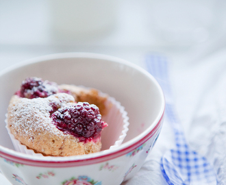 Financier-muffins med Citrongräs & Björnbär