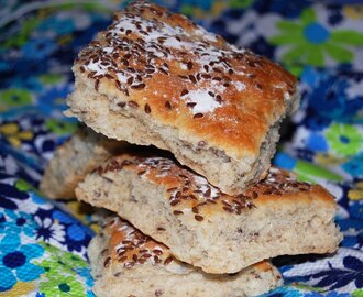 Plåtbröd med linfrön och havre