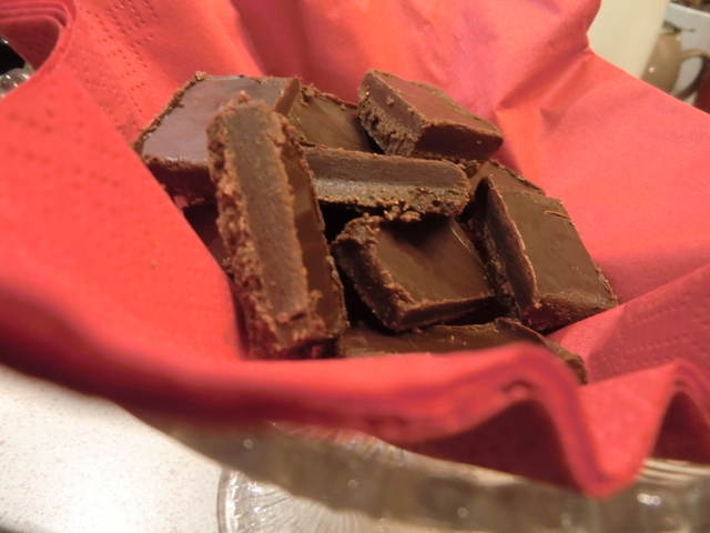 Busenkel chokladfudge - lite nyttigare, lika goda.  Utan gluten, mjölk, mandel och nötter
