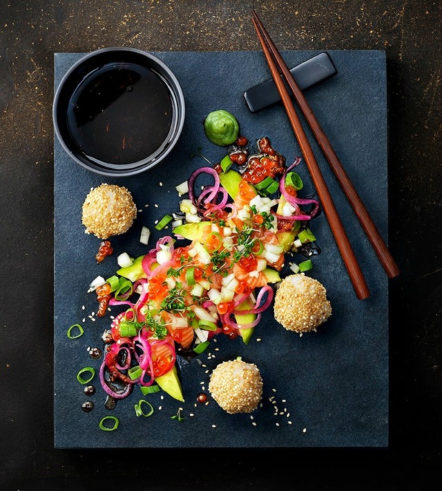 Sashimi på lax med ingefära- & chiliponzu