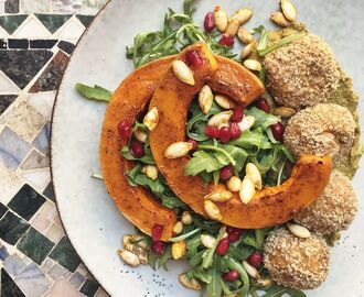 Hemmagjorda fiskbullar med auberginekräm och pumpasallad