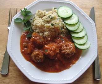 Smakrika köttbullar i tomatsås