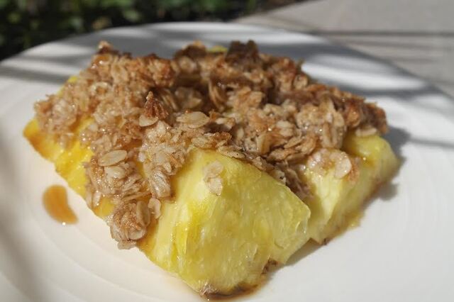 Ugnsbakad ananas med krispigt täcke (vete- socker- och mjölkfritt)
