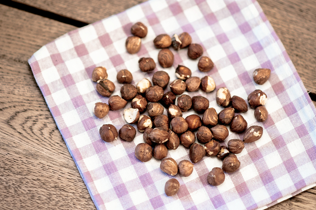Healthy Foods: Hazelnuts (Hasselnötter)